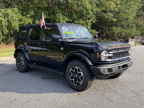 Used 2023 Ford Bronco Outer Banks image 6
