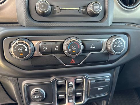 Used 2020 Jeep Gladiator Sport w/ Quick Order Package 24S image 27