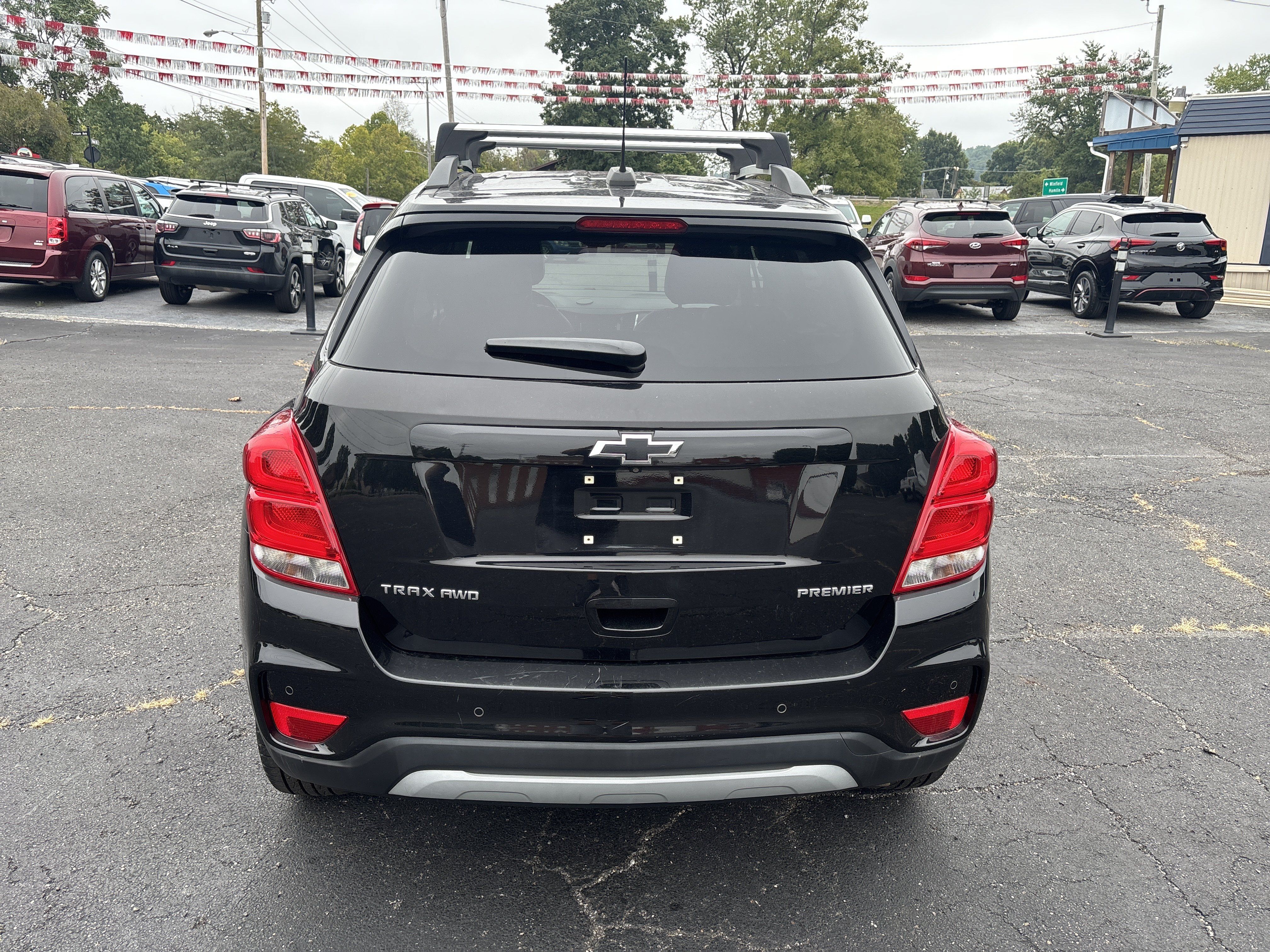 Used 2019 Chevrolet Trax Premier w/ Midnight Edition AWD/4WD image 4