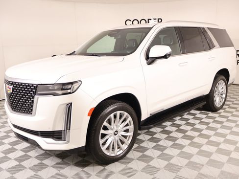 Used 2022 Cadillac Escalade Luxury AWD/4WD image 9