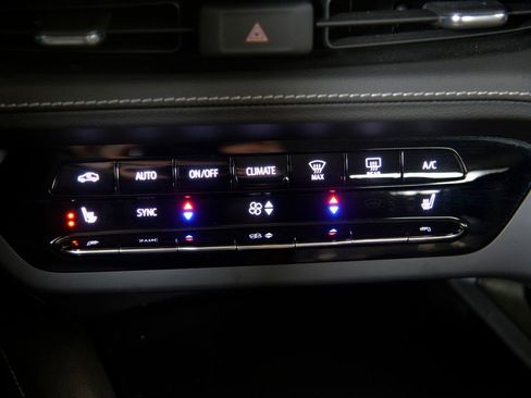 Used 2023 Buick Envision Essence FWD image 24