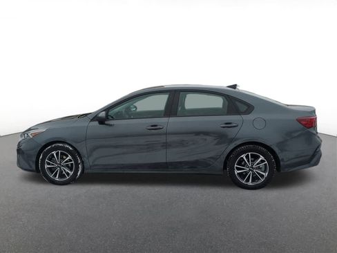 Used 2022 Kia Forte LXS image 3