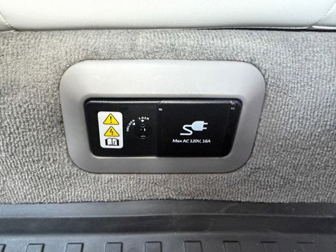 Used 2023 Hyundai Ioniq 6 Limited image 42