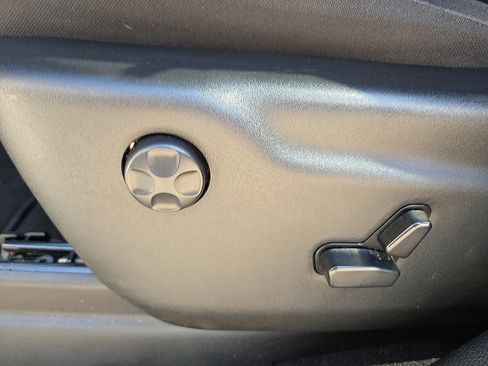 Used 2023 Dodge Durango GT image 16