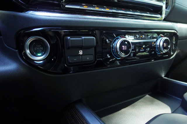 Used 2025 GMC Sierra 1500 Elevation w/ Preferred Package AWD/4WD image 23