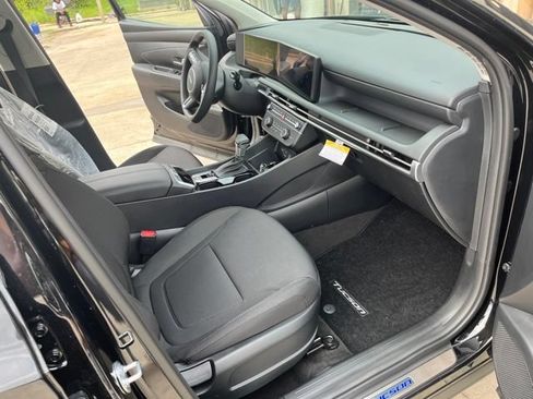 New 2026 Hyundai Tucson SE FWD image 17
