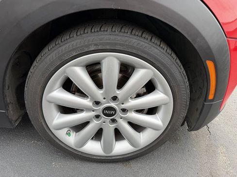 Used 2021 MINI Cooper 2-Door Hardtop image 5