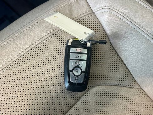 Used 2023 Ford Expedition Max Limited image 45