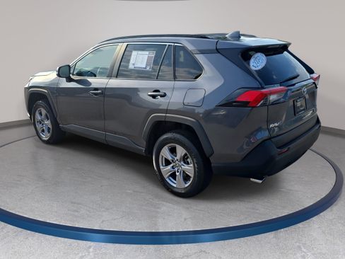 Used 2025 Toyota RAV4 XLE FWD image 7