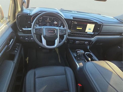 Used 2024 GMC Sierra 1500 SLT image 10