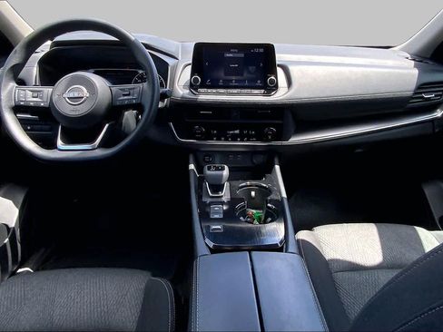 Used 2024 Nissan Rogue SV FWD image 15