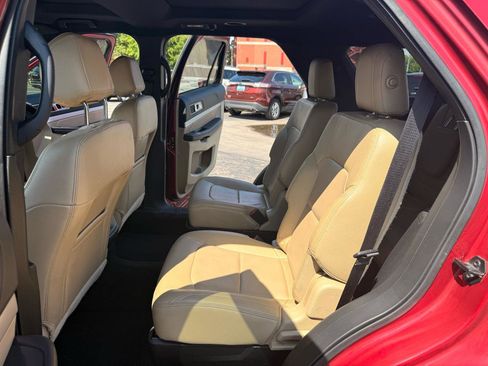 Used 2016 Ford Explorer XLT w/ Equipment Group 202A AWD/4WD image 14