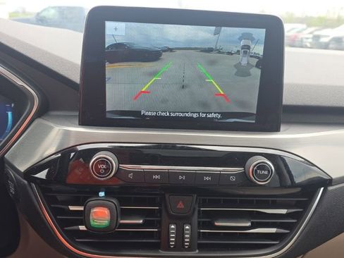 Used 2022 Ford Escape Titanium w/ Class II Trailer Tow Package image 18