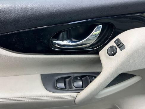 Used 2019 Nissan Rogue Sport SV AWD/4WD image 15
