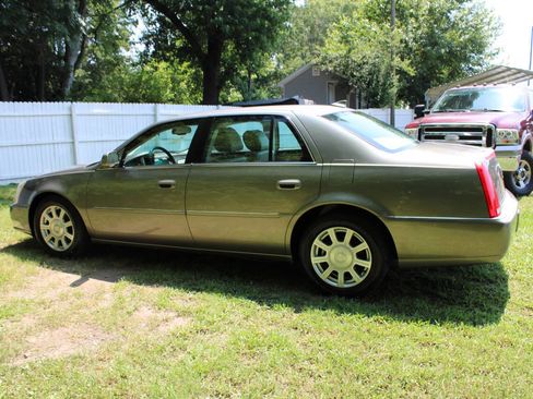 Used 2011 Cadillac DTS image 12