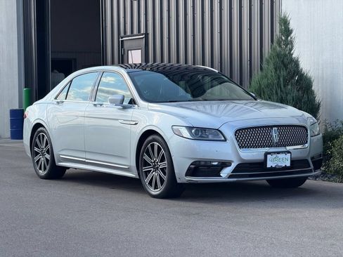 Used 2017 Lincoln Continental Reserve w/ Technology Package AWD/4WD image 4
