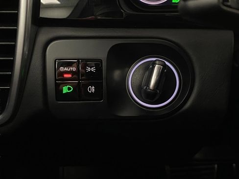 Used 2020 Porsche Cayenne S image 16