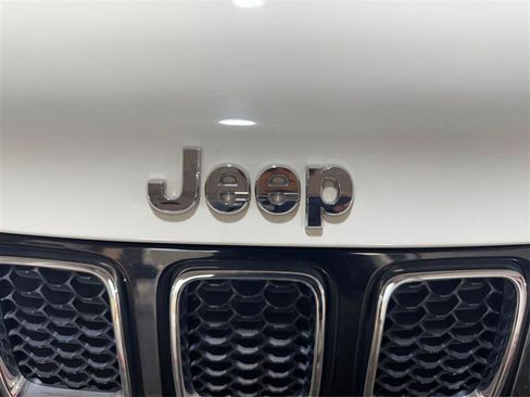 Used 2020 Jeep Compass Latitude AWD/4WD image 24