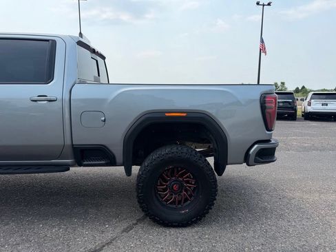 Used 2024 GMC Sierra 2500 AT4 w/ AT4 Premium Plus Package AWD/4WD image 9