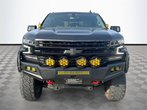 Used 2021 Chevrolet Silverado 1500 LT Trail Boss w/ Convenience Package II image 2