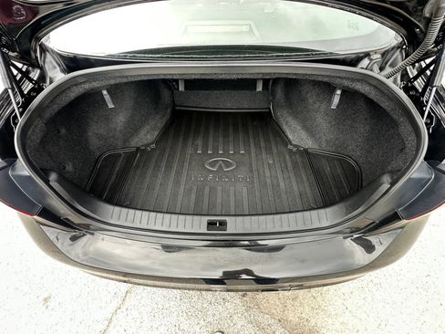 Used 2019 INFINITI Q50 Luxe w/ Essential Package (3.0T Luxe) AWD/4WD image 11