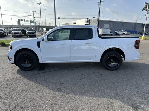 New 2025 Ford Maverick Lobo image 2