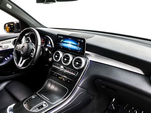 Used 2022 Mercedes-Benz GLC 300 image 16