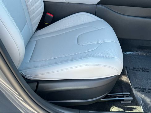 New 2026 Hyundai Elantra Limited FWD image 19