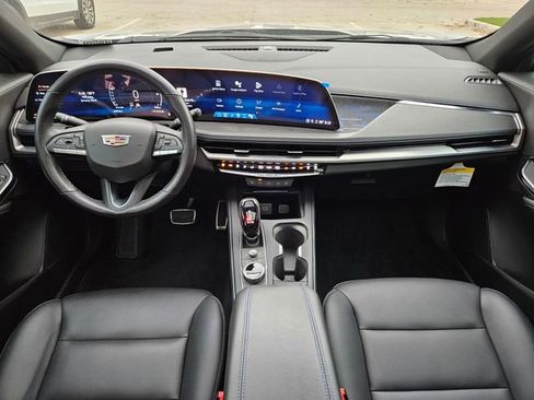 Certified 2025 Cadillac XT4 Sport w/ Cold Weather Package image 11