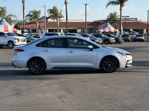 Used 2023 Toyota Corolla SE w/ SE Premium Package FWD image 4
