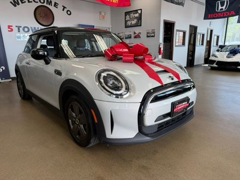 Used 2023 MINI Cooper SE FWD image 2