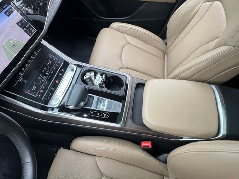 Used 2019 Audi Q8 Prestige image 23