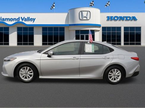 Used 2025 Toyota Camry LE image 9