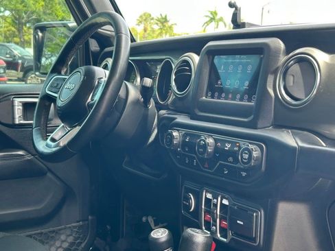 Used 2019 Jeep Wrangler Unlimited Sahara AWD/4WD image 23