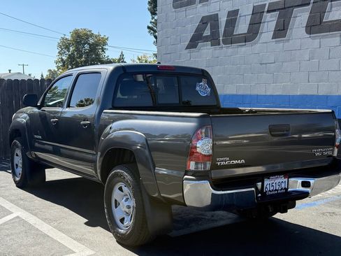 Used 2011 Toyota Tacoma PreRunner image 3