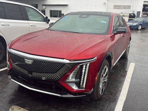 Used 2024 Cadillac Lyriq Luxury RWD image 5