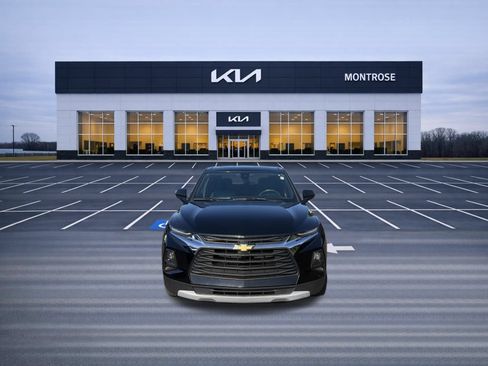 Used 2022 Chevrolet Blazer LT FWD image 2