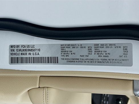 Used 2022 Jeep Grand Cherokee L Limited AWD/4WD image 12