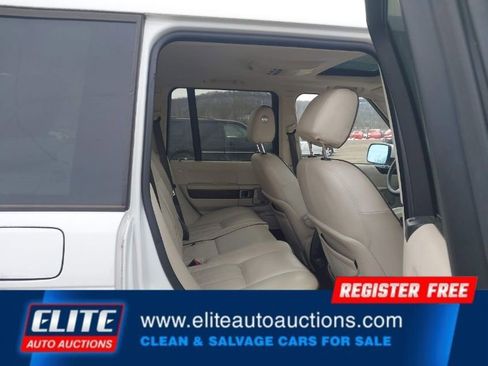 Used 2011 Land Rover Range Rover HSE image 16