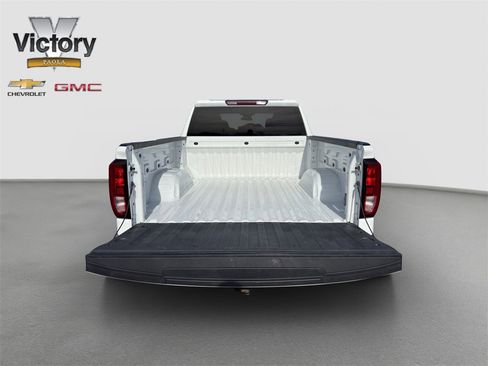 Used 2024 GMC Sierra 1500 SLE image 21