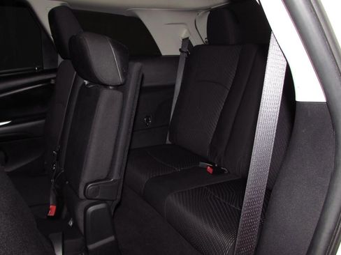 Used 2017 Dodge Journey SE w/ Flexible Seating Group image 27