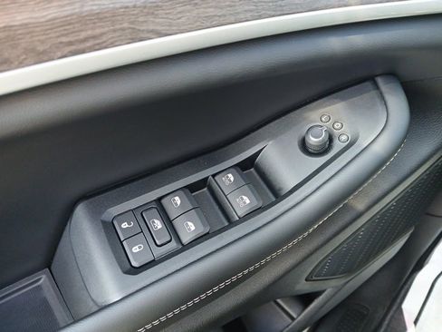 New 2025 Jeep Grand Cherokee Limited image 37