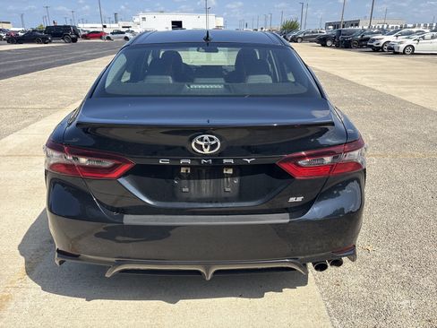 Used 2023 Toyota Camry SE FWD image 4