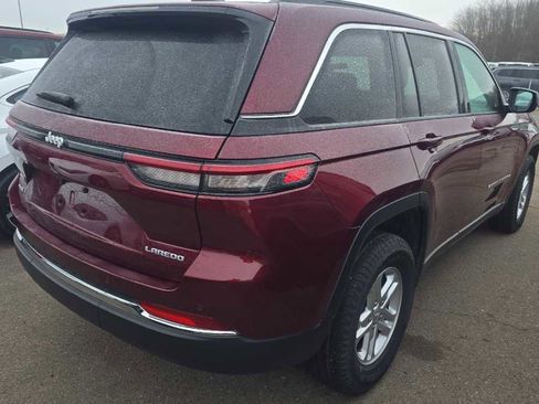 Used 2024 Jeep Grand Cherokee Laredo image 6