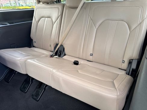 Used 2024 Ford Expedition Limited image 18