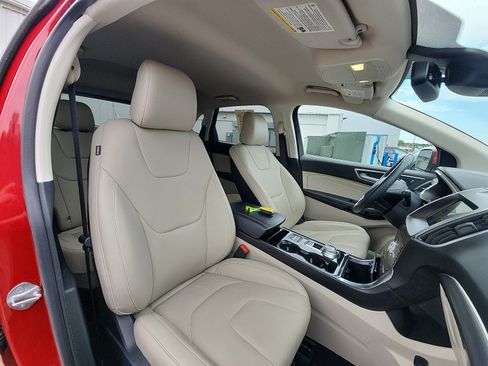 Used 2020 Ford Edge Titanium AWD/4WD image 23