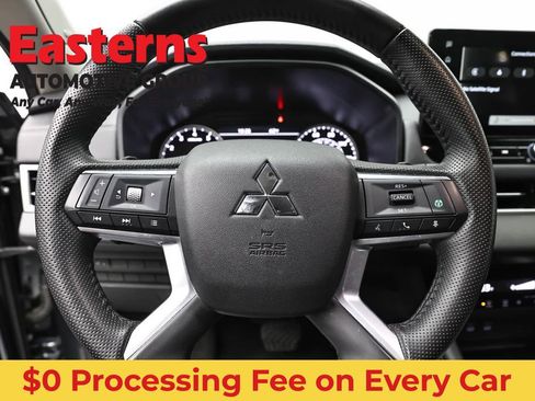 Used 2025 Mitsubishi Outlander SE FWD image 10