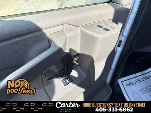 Used 2018 Chevrolet Express 2500 w/ Driver Convenience Package RWD image 13