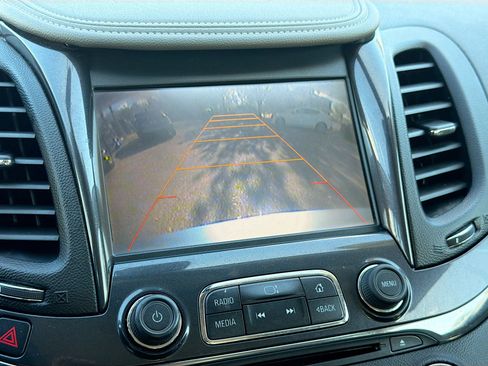 Used 2014 Chevrolet Impala LT w/ Convenience Package image 30