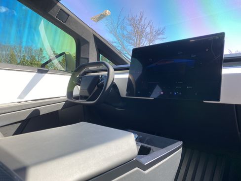 Used 2024 Tesla Cybertruck AWD Crew Cab image 6